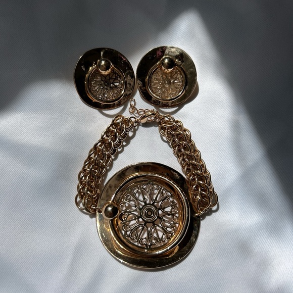 Vintage Crystal Gold locket bracelet & Earrings - Picture 1 of 5